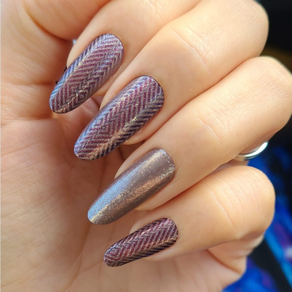 *Exclusive* Color Street: Go With the Workflow | Taupe Herringbone Pink Purple - Picture 7 of 10